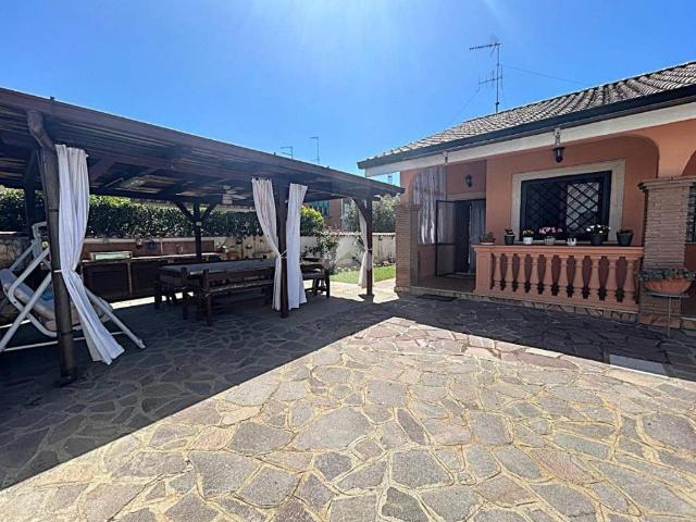 Villa Indipendente in vendita a Nuova Florida, Roma Capitale