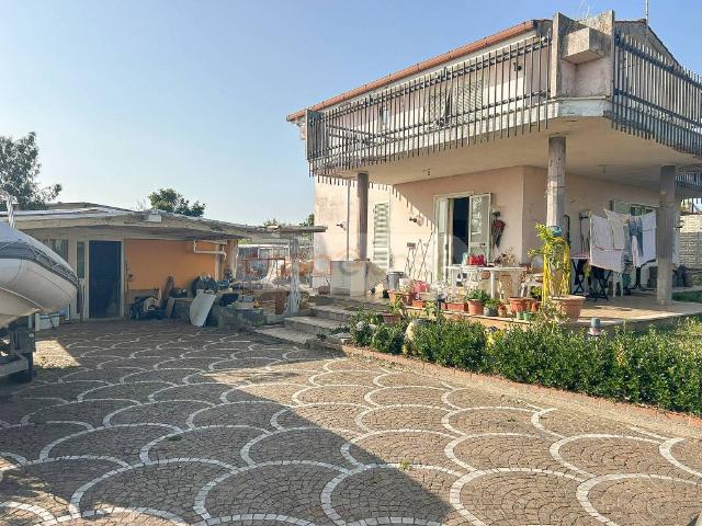 Villa Indipendente in vendita a Madonnina, Roma Capitale