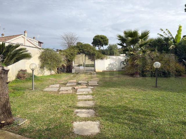 Villa Indipendente in vendita a Roma Capitale, Lazio