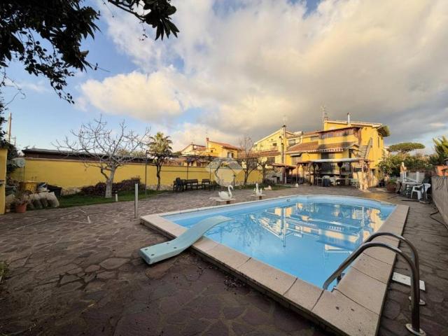 Villa Indipendente in vendita a Roma Capitale, Lazio