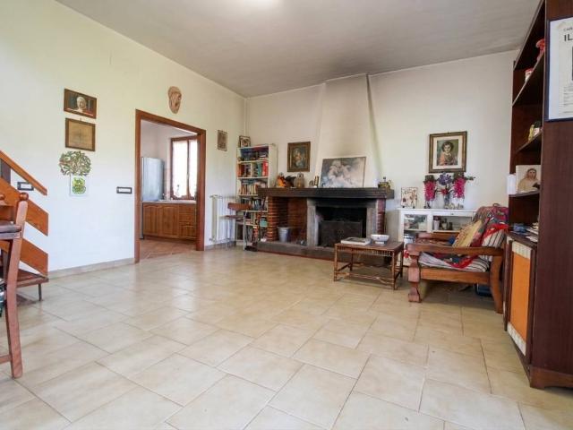 Villa Indipendente in vendita a Colle Romito, Roma Capitale