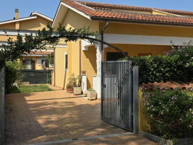 Villa Indipendente in vendita a Colle Romito, Roma Capitale