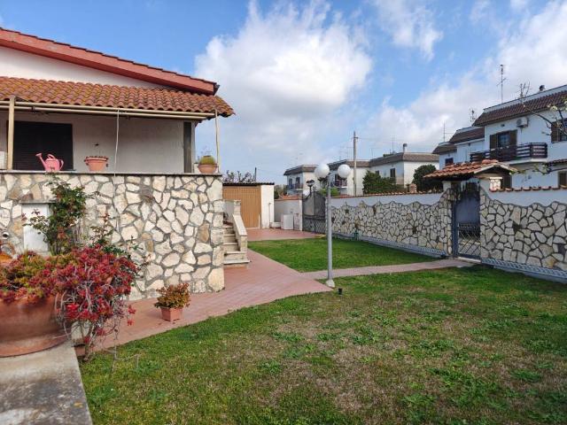 Villa Indipendente in vendita a Roma Capitale, Lazio