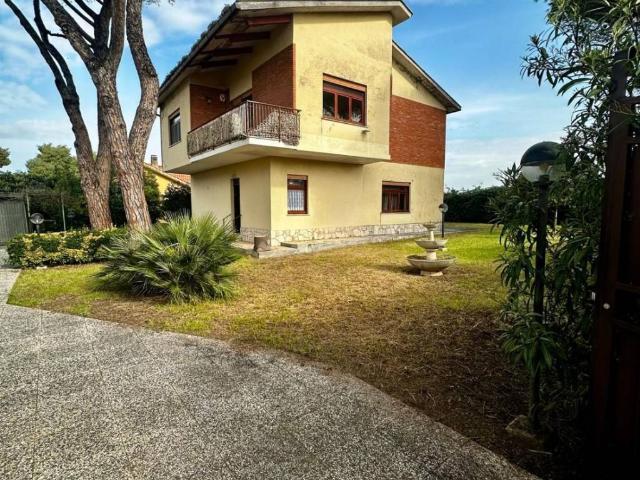 Villa Indipendente in vendita a Colle Romito, Roma Capitale