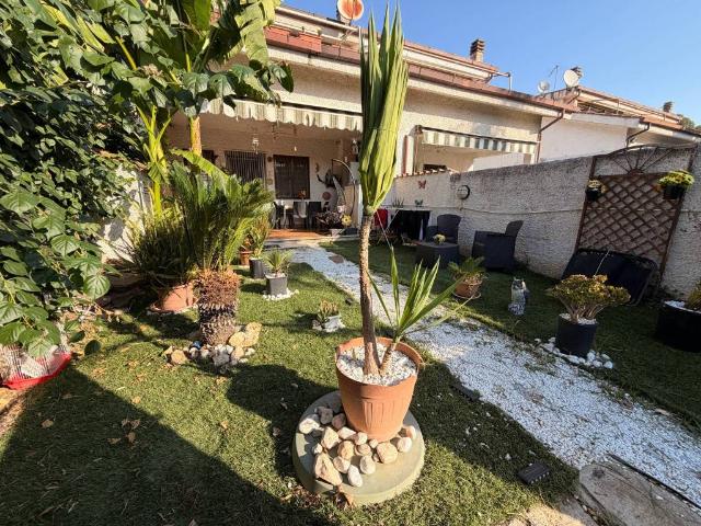 Villa Indipendente in vendita a Colle Romito, Ardea