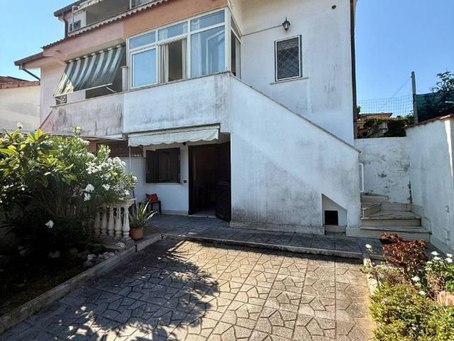 Villa Indipendente in vendita a Nuova Florida, Roma Capitale