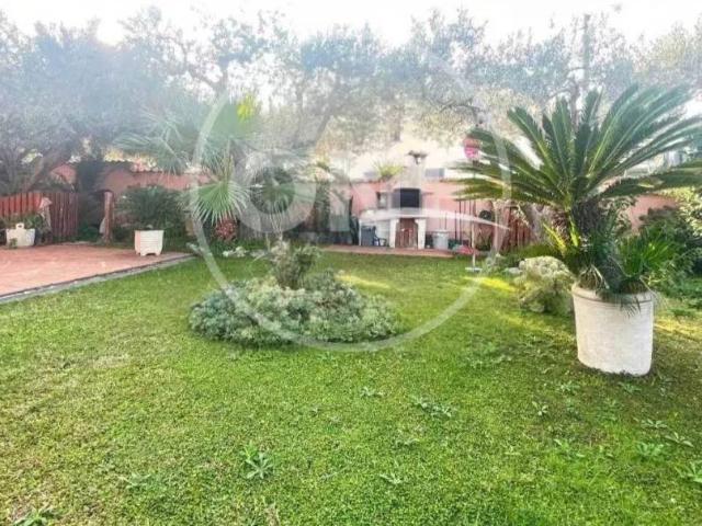 Villa Indipendente in vendita a Nuova Florida, Roma Capitale