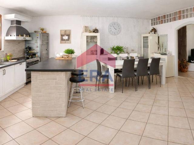 Villa Indipendente in vendita a Villaggio Valle Gaia, Roma Capitale