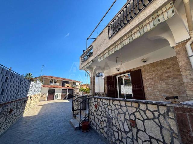 Villa Indipendente in vendita a Tor San Lorenzo Lido, Ardea