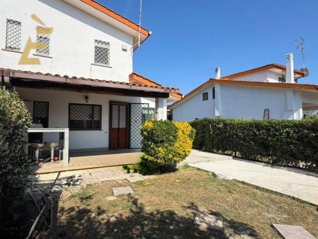 Villa Indipendente in vendita a Colle Romito, Roma Capitale