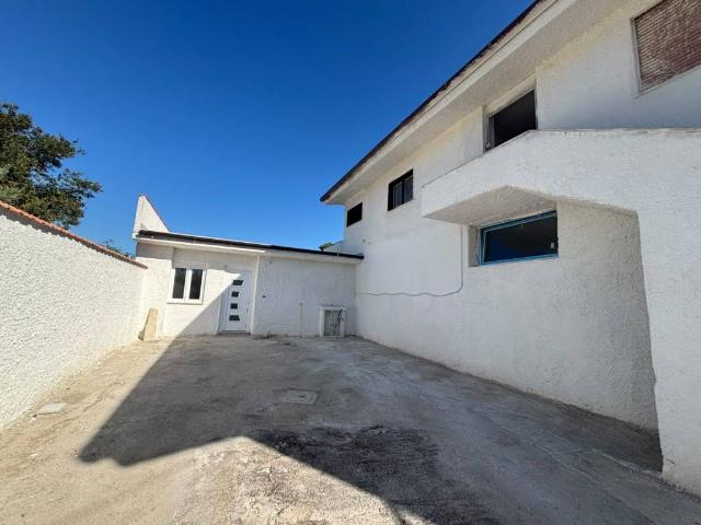 Villa Indipendente in vendita a Ardea, Roma Capitale