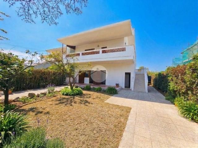 Villa Indipendente in vendita a Marina di Tor San Lorenzo Sud, Roma Capitale