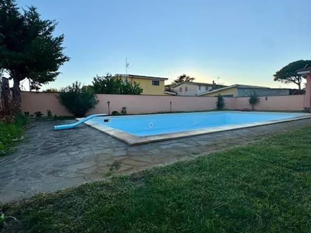 Villa Indipendente in vendita a Nuova Florida, Ardea