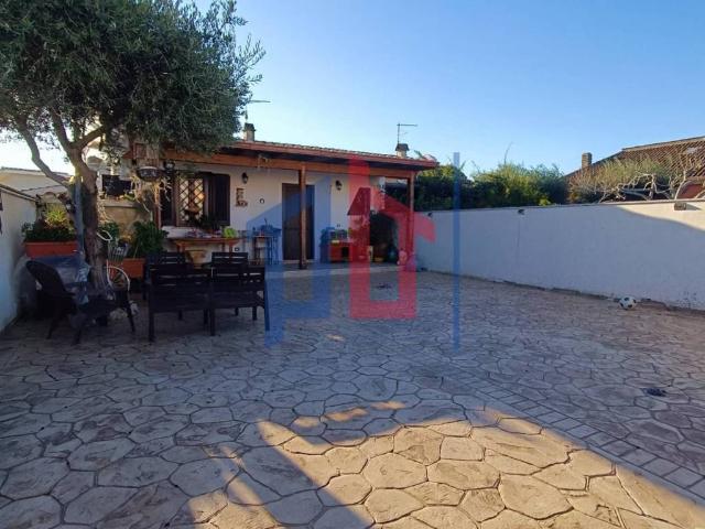 Villa Indipendente in vendita a Nuova Florida, Ardea