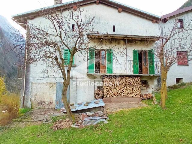 Rustico in vendita a Ardesio, Lombardia
