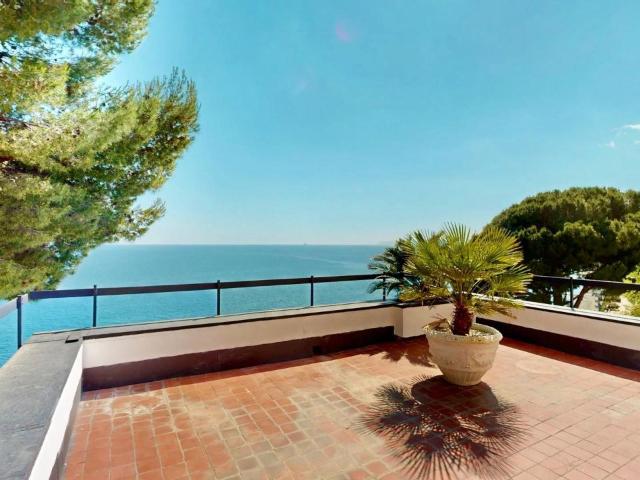 Villa Indipendente in vendita a Borghetto, Arenzano