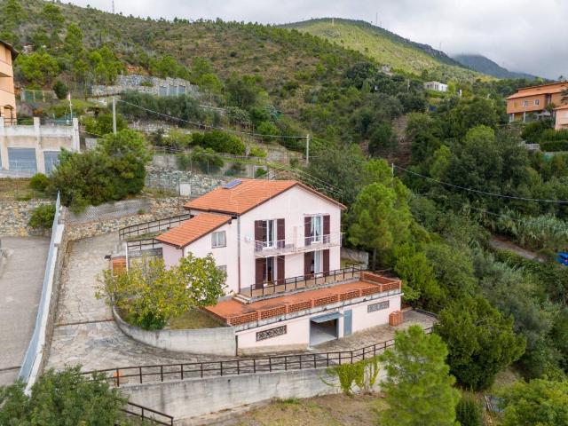 Villa Indipendente in vendita a Borghetto, Arenzano