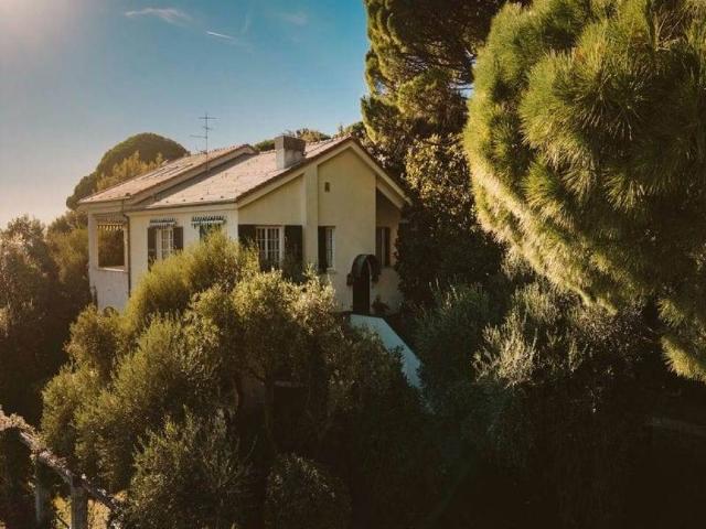 Villa Indipendente in vendita a Pineta di Arenzano, Arenzano