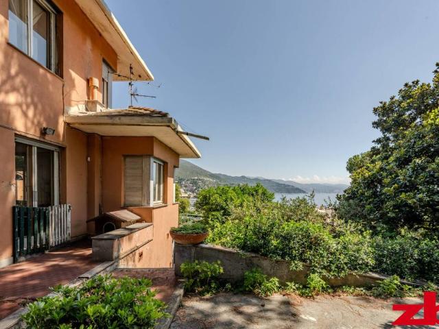 Villa Indipendente in vendita a Pineta di Arenzano, Arenzano