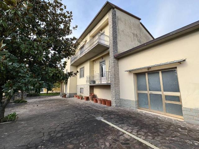 Villa Indipendente in vendita a Patrignone, Palazzo Del Pero