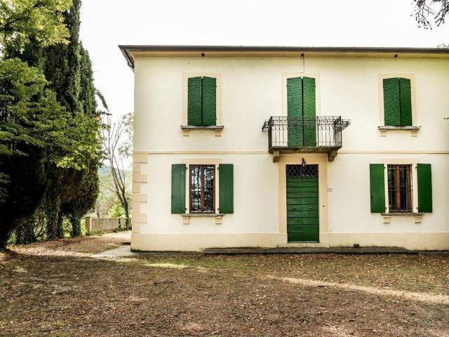 Villa Indipendente in vendita a Palazzo Del Pero, Toscana
