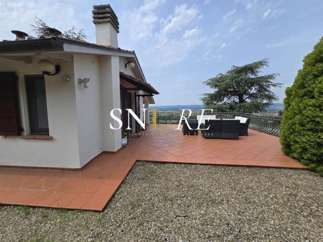 Villa Indipendente in vendita a Policiano, Palazzo Del Pero