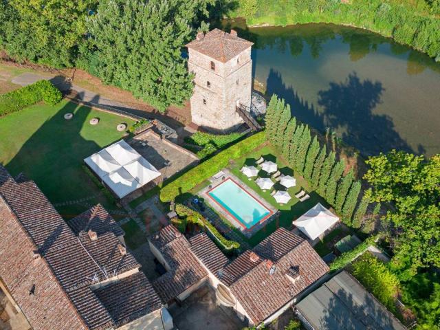 Villa Indipendente in vendita a Palazzo Del Pero, Toscana