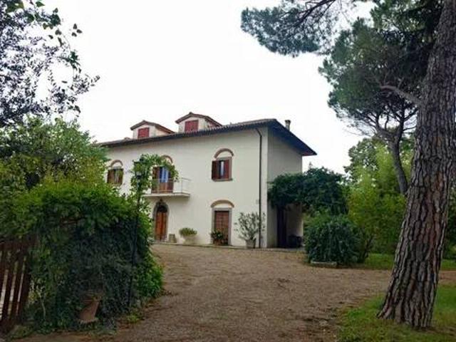 Villa Indipendente in vendita a Palazzo Del Pero, Toscana