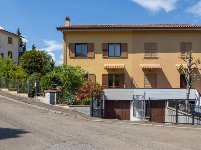 Villa Indipendente in vendita a Santa Firmina, Palazzo Del Pero