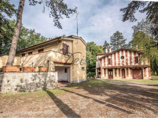 Villa Indipendente in vendita a Stoppe d'Arca, Palazzo Del Pero