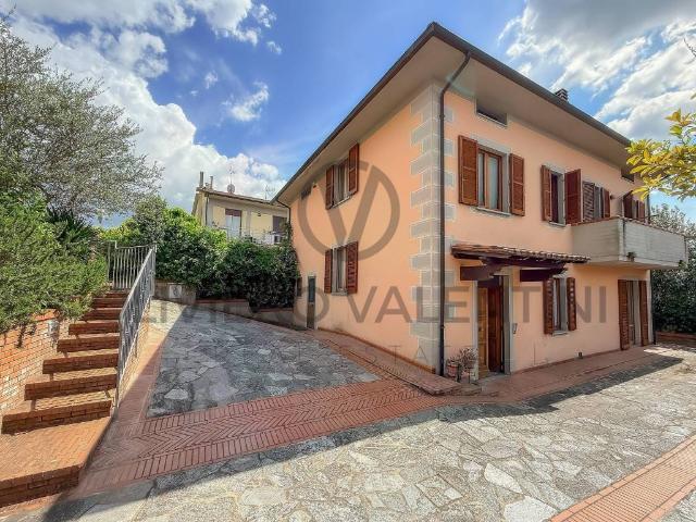 Villa Indipendente in vendita a Policiano, Palazzo Del Pero