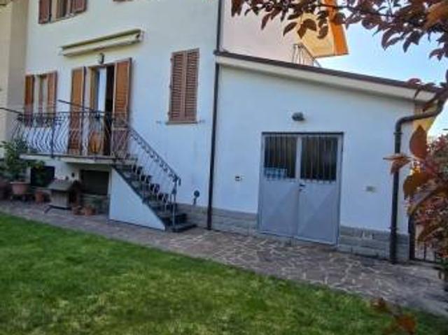 Villa Indipendente in vendita a Policiano, Palazzo Del Pero