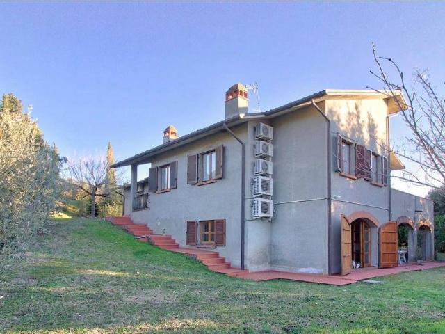 Villa Indipendente in vendita a Palazzo Del Pero, Toscana