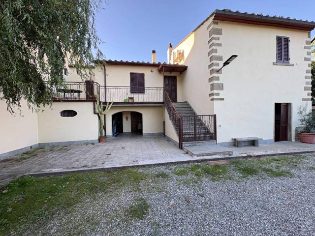 Villa Indipendente in vendita a Palazzo Del Pero, Toscana