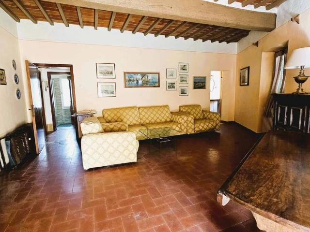 Villa Indipendente in vendita a Palazzo Del Pero, Toscana