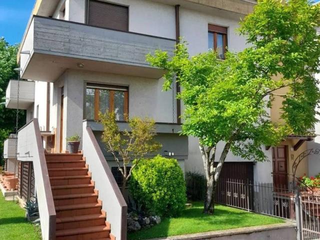 Villa Indipendente in vendita a Palazzo Del Pero, Toscana