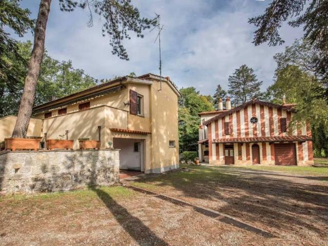 Villa Indipendente in vendita a Stoppe d'Arca, Palazzo Del Pero