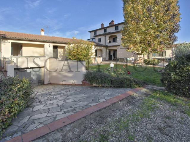 Villa Indipendente in vendita a Palazzo Del Pero, Toscana