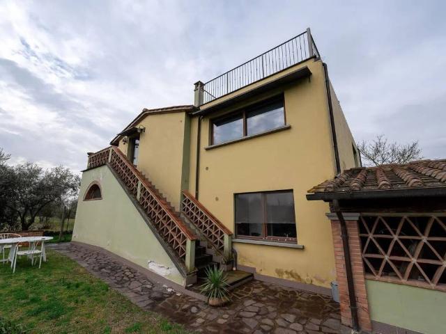 Villa Indipendente in vendita a Palazzo Del Pero, Toscana