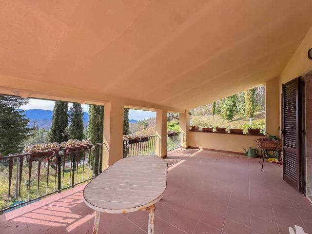 Villa Indipendente in vendita a Lentignano, Arezzo