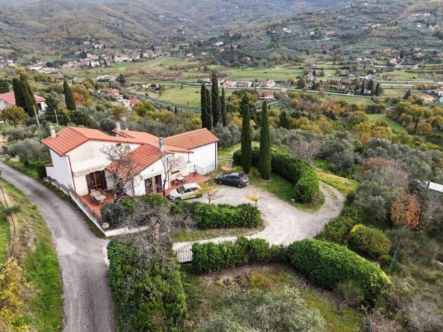 Villa Indipendente in vendita a La Pace, Arezzo