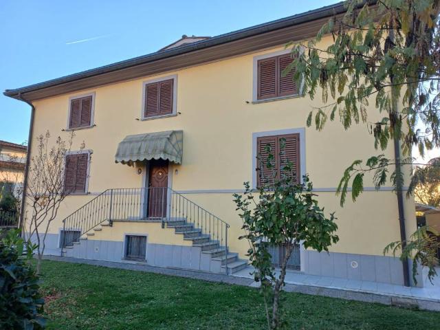 Villa Indipendente in vendita a Palazzo Del Pero, Toscana