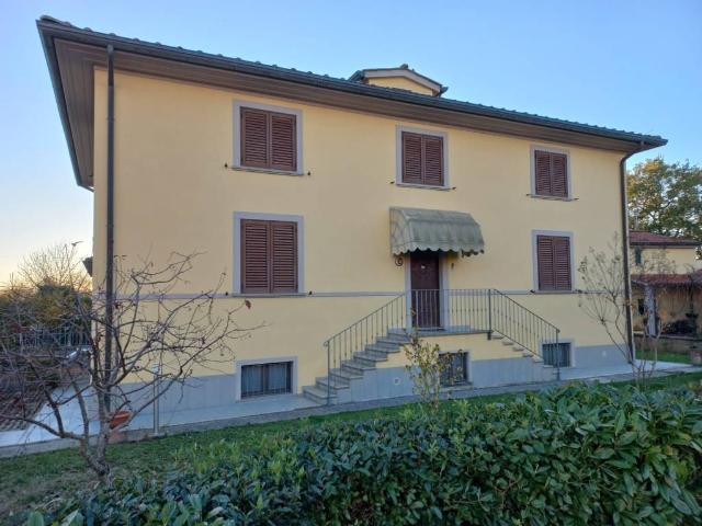 Villa Indipendente in vendita a Palazzo Del Pero, Toscana