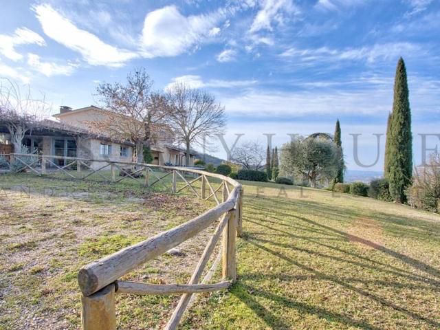 Villa Indipendente in vendita a Palazzo Del Pero, Toscana