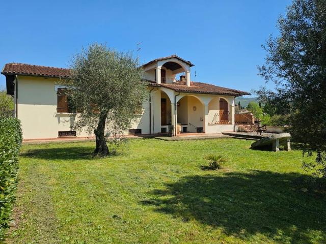 Villa Indipendente in vendita a Palazzo Del Pero, Toscana