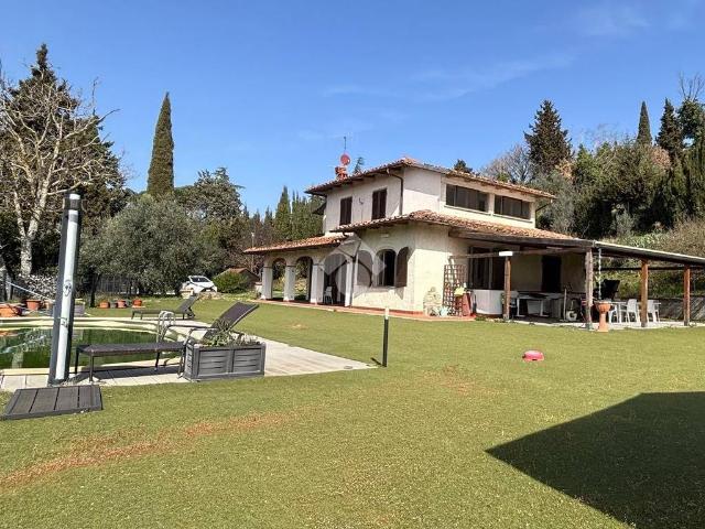 Villa Indipendente in vendita a Madonna di Mezzastrada, Palazzo Del Pero