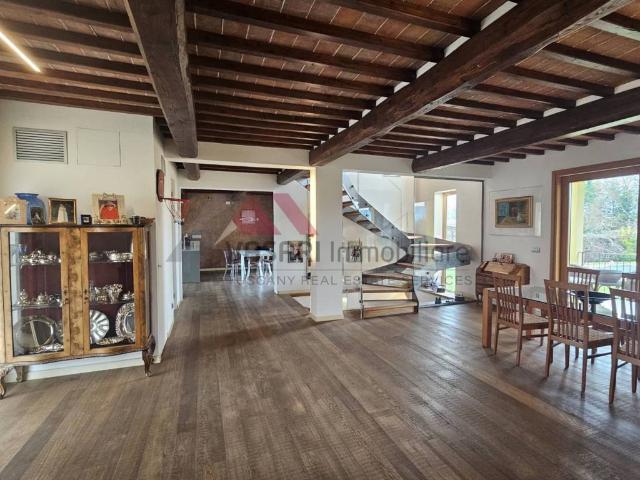 Villa Indipendente in vendita a Santa Firmina, Palazzo Del Pero