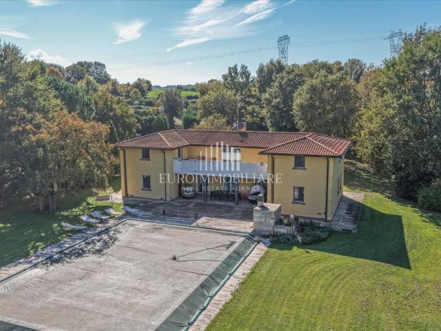 Villa Indipendente in vendita a Ponte Buriano, Palazzo Del Pero