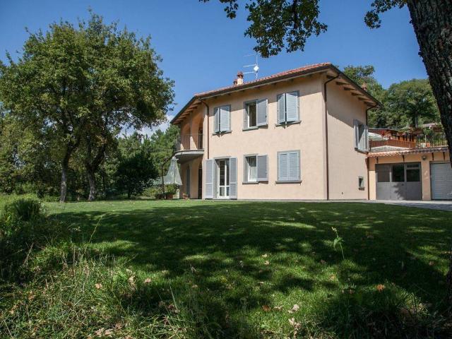 Villa Indipendente in vendita a Giotto, Palazzo Del Pero