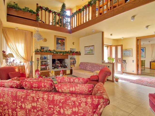 Villa Indipendente in vendita a La Pace, Arezzo
